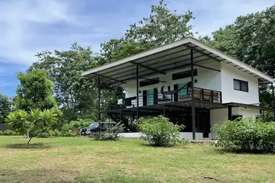 Image de Newly built modern beach house walking distance to Playa Avellanas