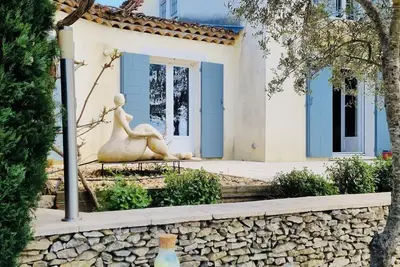 Image de Villa de charme, à proximité immédiate d'Uzes et du Pont du Gard
