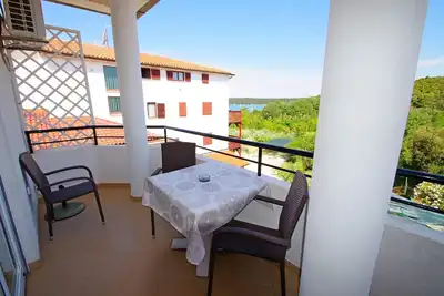 Image de Holiday apartment U2 in village Banjole