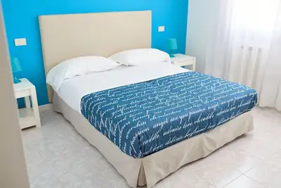 Image de Lovely Cobalt apartment 100 meters from the sea