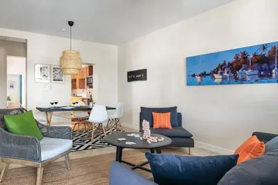 Oceanfront 3Bed w/ Private Patio & Garden - 7b