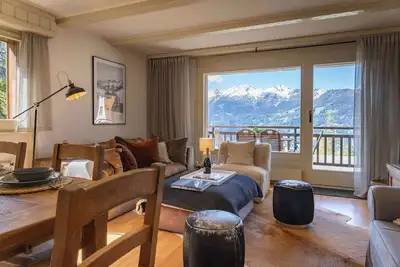 Image de Central Chic Alpine 3br with Pool, Sauna & Views