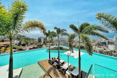 Image de Luxury 10th floor 2 bed/2 bath
