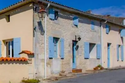 Image de Gîte 2 ch au calme avec piscine au sel, jeux & jardin - idéal pour les familles