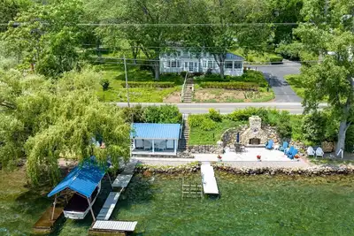 Image de Canandaigua Lake Front, Hot Tub, Fire pit, Kayaks, Game Room
