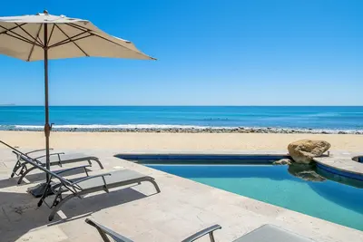 Image de Villa Costa Azul: Beachfront at Famous Zippers Surf Spot. Promos available
