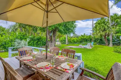 Image de Central convention location w/ huge backyard & minutes to Palm Beach/CityPlace