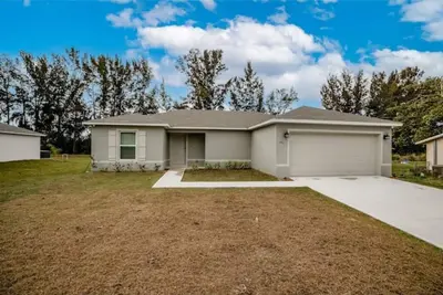 Image de Brand New 2022 Home in Palm Bay. Short drive to beaches!