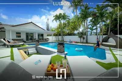Image de Miami Retreat-5br-HeatedPool-Games-FirePit-Bbq