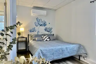 Image de Cozy renovated studio. Pet friendly