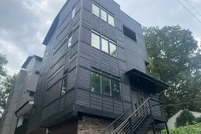 Image de Brand New Modern 5 Story Twin Towers with Rooftop Downtown