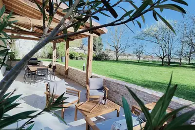 Image de Domaine Saint Loup: Gîte \"Le Petit Loup\" 6 pers - 10min de Beaune