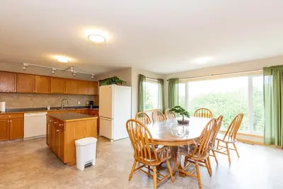 Image de Sleeps 10-5 mins from Waterton Entrance-Wcv A