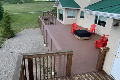 Sleeps 16-5 mins from Waterton Entrance-Wcv-C