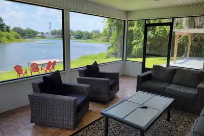Image de Charming Lake Home
