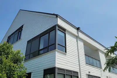 Image de Spacious Retreat at Friday Harbour Resort steps from the Boardwalk and Marina