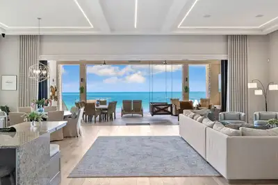 Image de Directly on Beach – Luxury Mansion w/ Theater, Game Room & Pool