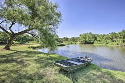 Image de Trinity River Cabin, 20 Acres, Stocked Fishing Pond, Views of the Trinity River.