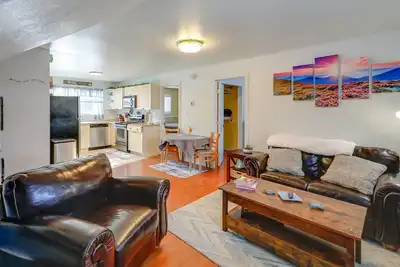 Image de 2 Mi to Dtwn: Cozy Getaway in Fairbanks!