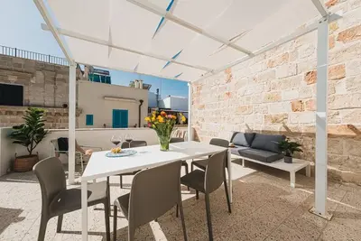 Image de Apartment in the heart of Polignano a Mare with furnished terrace