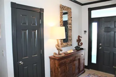 Image de Gulfstream Village 122 | Renovated in 2023 | Marina-Front | 3 King Beds