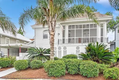 Image de Centrally located in New Orleans, Perfect for traveling professionals