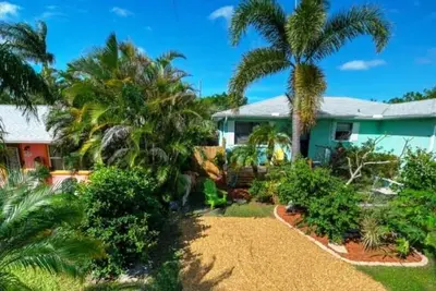 Image de Charming 3 Bedroom 2 Bath Home with Pool Just 2 Minutes from Anna Maria Island