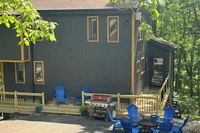 Image de Cozy Mountain Lodge, Pool Table, Back Deck, Fire pit. Pet Friendly!
