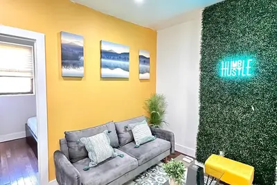 Image de New Listing Lovely Three Bedroom