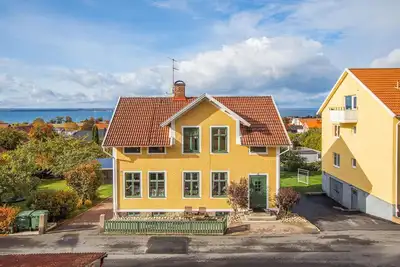 Image de Character 2 bedroom ground floor unit in the heart of Gränna