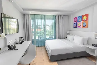 Image de Beachfront Accommodation! Relaxing 2br Suite w/ Balcony, Outdoor Swimming Pools!