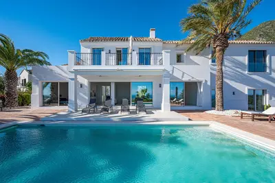 Image de Architect designed villa with amazing views - 10 minutes to Puente Romano resort