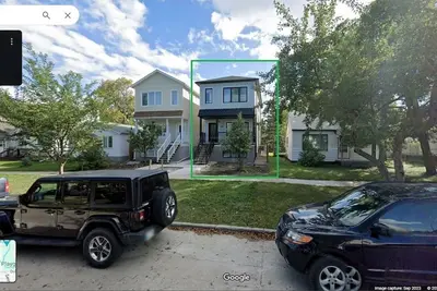 Chesskings Executive - 3 Bedrooms - 127 Collegiate