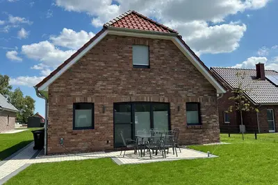 Image de Neues Friesenhaus in Hilgenriedersiel!