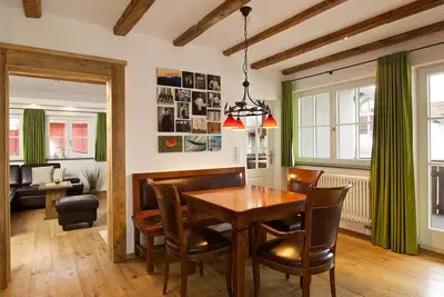 Image de Die Ferienwohnung Alpenblick Erreichen Sie im Dachgeschoss Mühelos mit dem Moder
