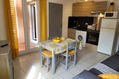 Image de charmant appartement T2 à 2 pas de la marina