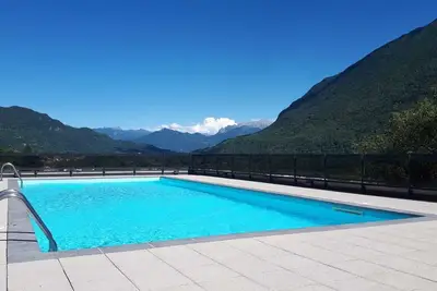 Il Gelsomino apartment with pool and garden.