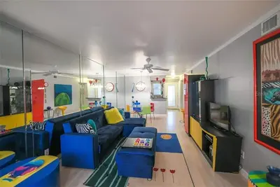 Image de 2 Bed\/2 Bath Condo! 1\/4 Mile to #1 Siesta Beach. Ground Floor w\/Washer & Dryer.