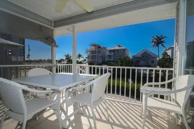 Image de Great Beach Getaway! Beach & Pool | 1-Bedroom | Sleeps 4