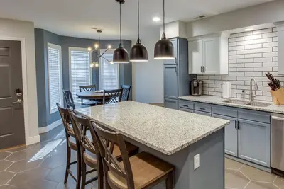 Image de Lawrence Vacation Rental ~ 2 Mi to Ku Campus!