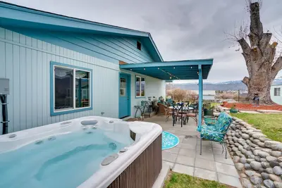 Image de East Wenatchee Home w\/ Yard & Hot Tub!