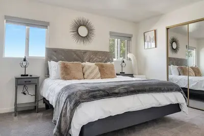 Image de ★Luxe | Spacious 5br | Close to Lax, Beach & SoFi | Fire Pit★