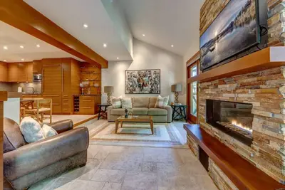 Image de Beautiful & Spacious 2bd/2ba. Ski In Ski Out.