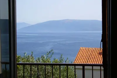 Image de Appartement d'une chambre avec le balcon et la vue sur le mer Valun, Cres (A-386-b)