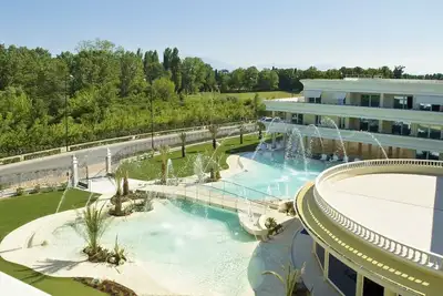 Image de 121 Relais du Lac Village