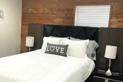 Image de Lavish Living on Monroe