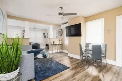 Image de Beach Getaway | Near Downtown | spacious  #B