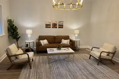 Image de Beautiful Updated House!