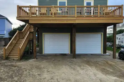 Image de Price Reduced Amazing views of the beach and sunset with 2nd story hot tub