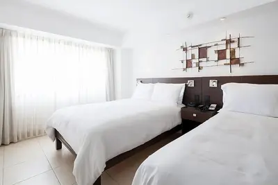 Image de Proximity At its Best! 2 Contemporary Units, Free Parking, Pets are Welcome too!
